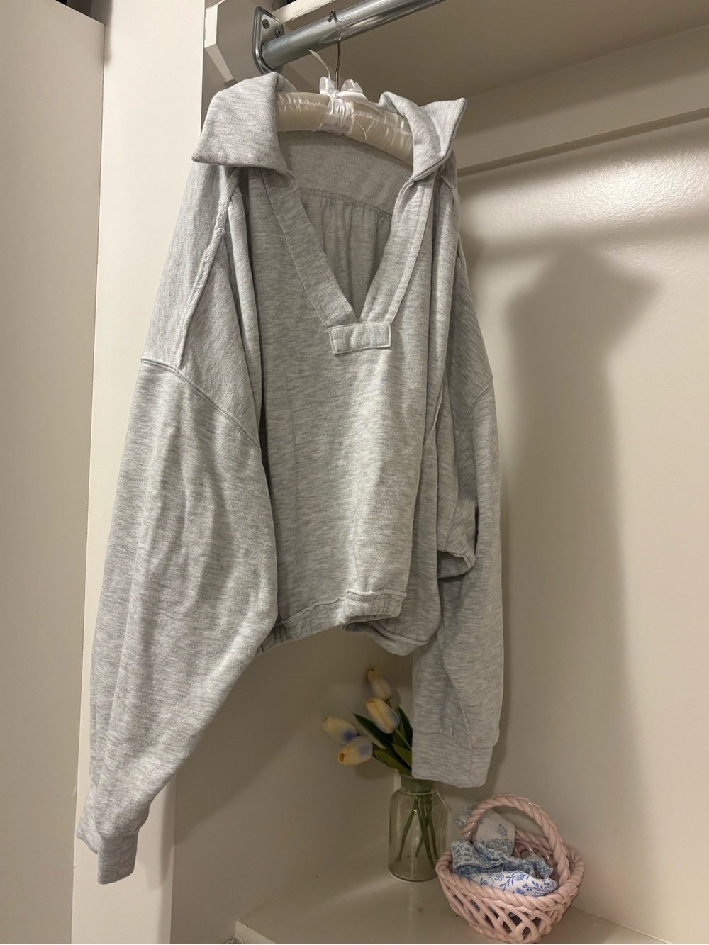 Illa Illa Slouchy Heather Gray V-Neck Pullover Sweatshirt